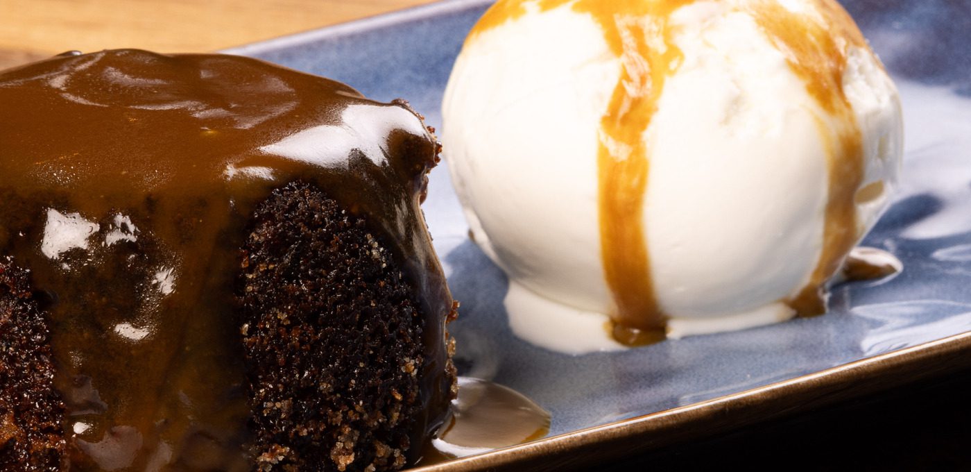 DE HEERLIJKSTE </BR> HUISGEMAAKTE DESSERTS